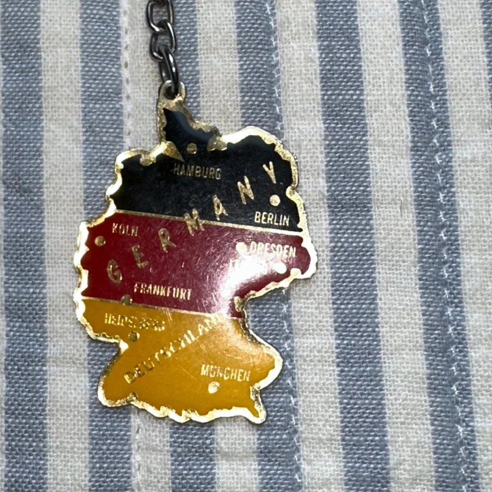 Vintage Germany Map Keychain Flag Colors Souvenir‎ Berlin Hamburg Munchen Travel